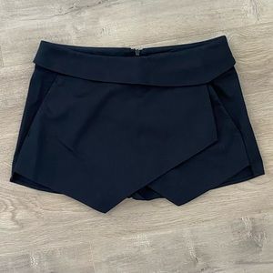 Aritzia Talula Skort